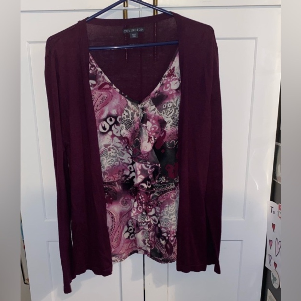 New Covington Burgundy Pink blouse Cardigan Ruffle Front
Lace Print - Picture 4 of 9